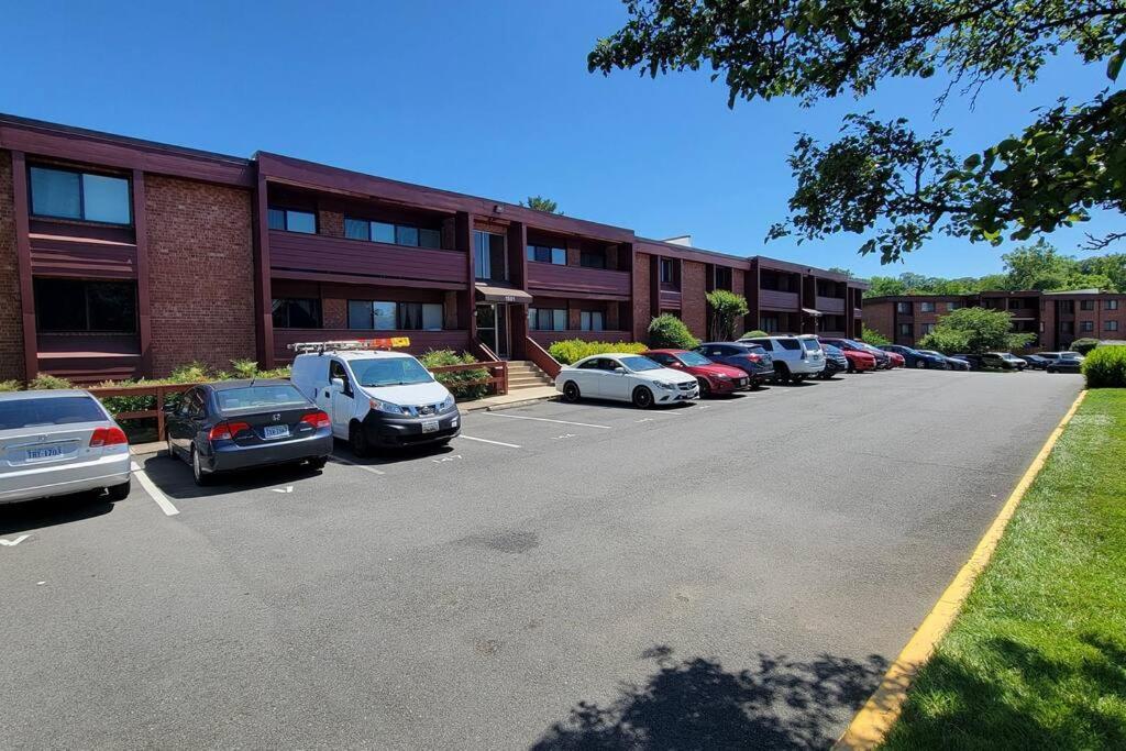 Apartment, One Bedroom Arlington Exterior photo